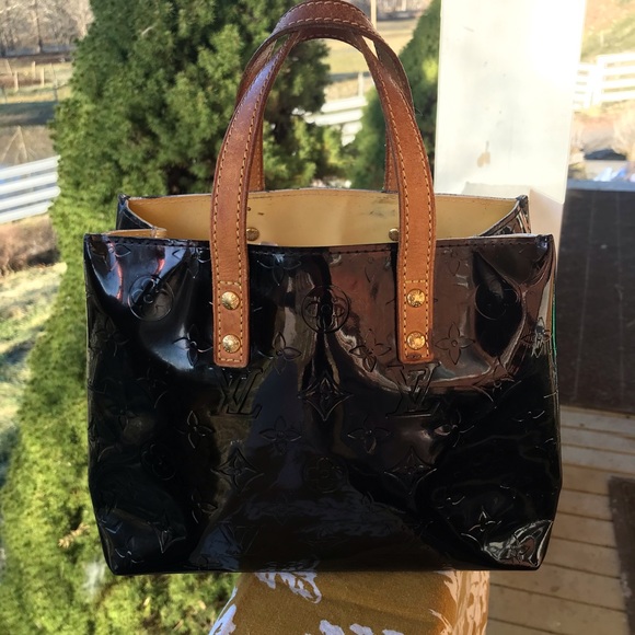 Auth. Louis Vuitton Reade - Picture 2 of 14